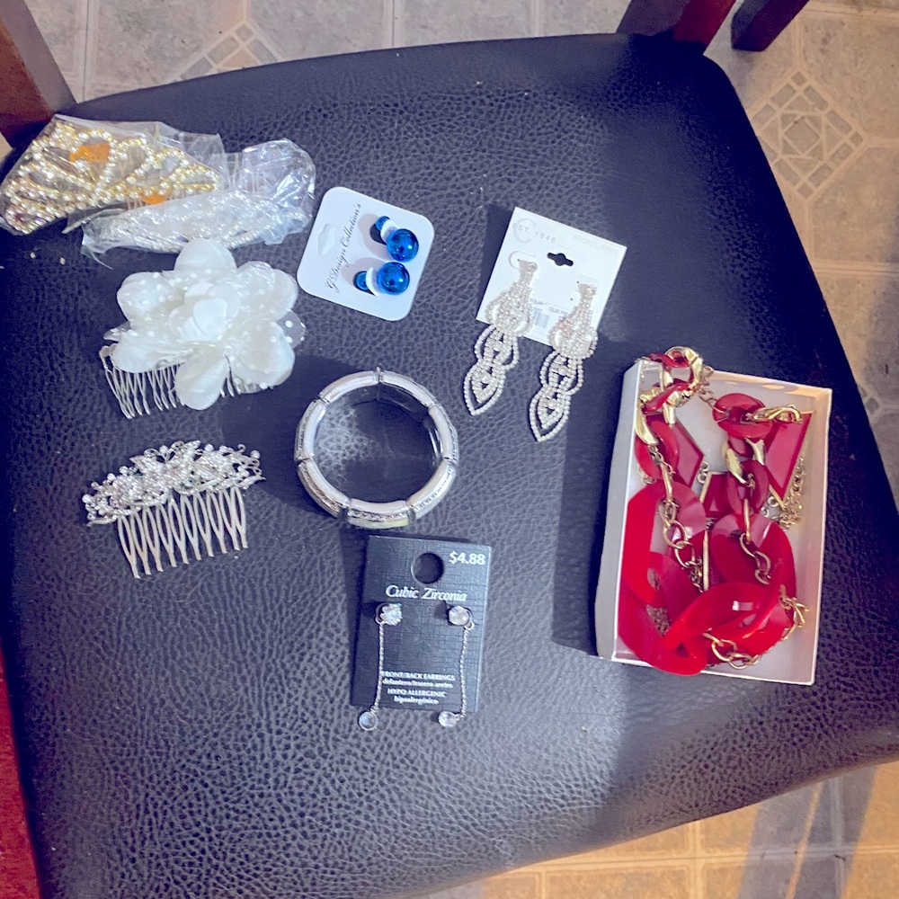 Jewelry - Picture 2 of 15